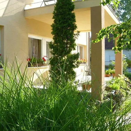 Appartamento House And Apts. In Balaton 26303 *